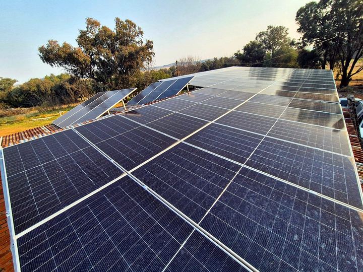 Full-roof PV array, Nagskof Elektries & Solar